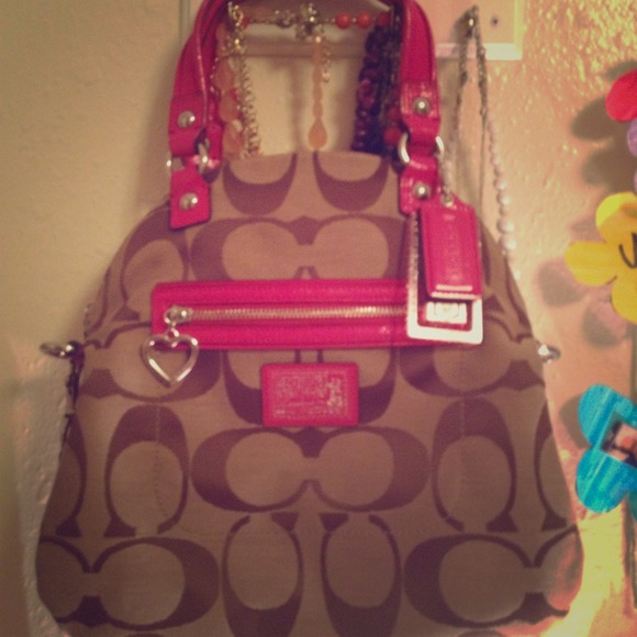 Coach Handbags - Reduced 🚩Coach Daisy fold over cross body