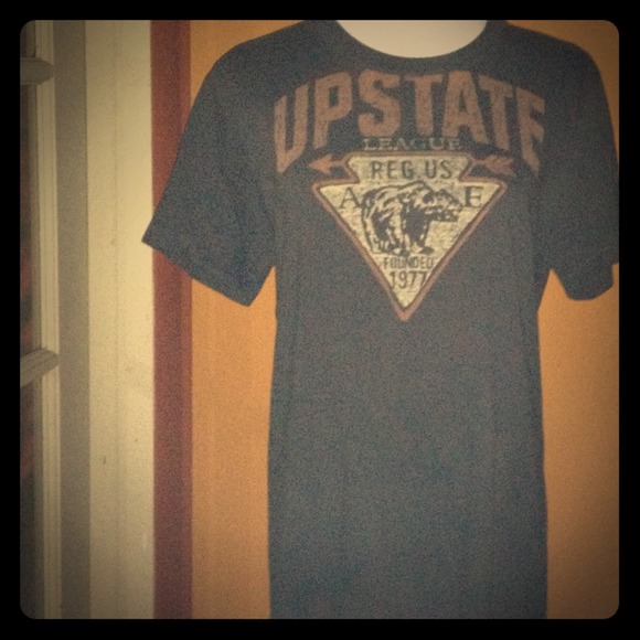 American Eagle Outfitters T shirt