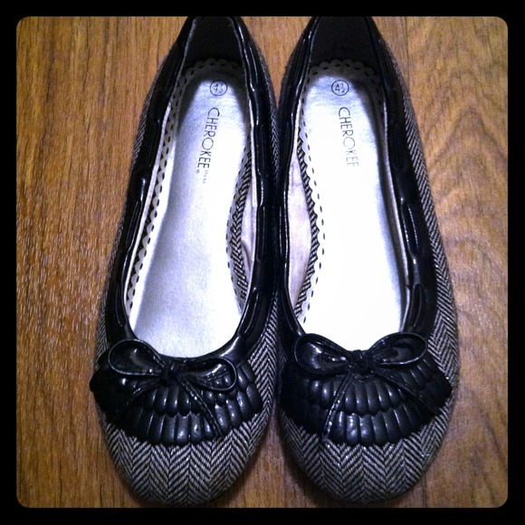 Cherokee  Shoes - Cute flats from target