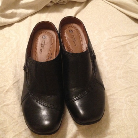 Earth Spirit Classic Mules