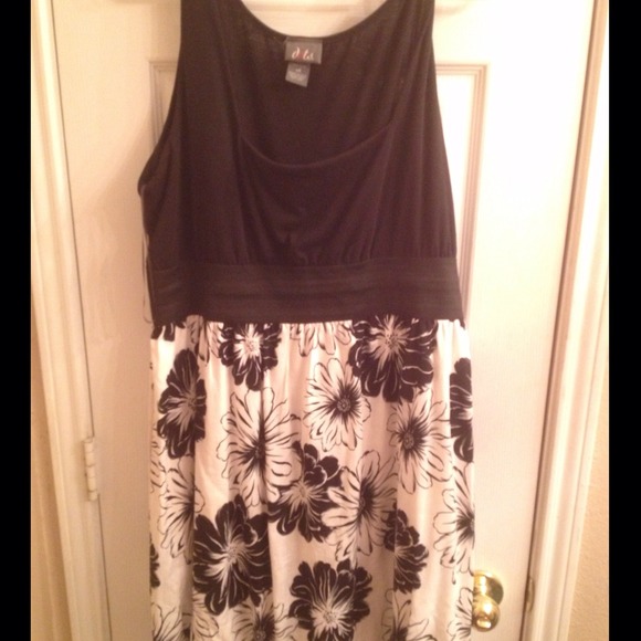 🚫Sold🚫Reduced for today*******Black&white dress