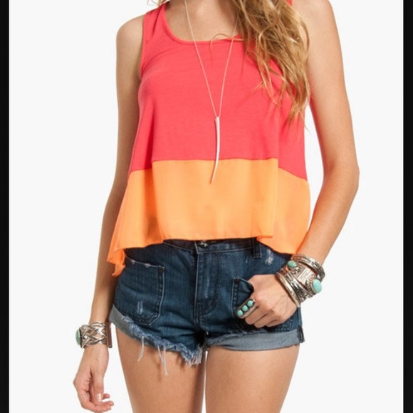 Color black tank