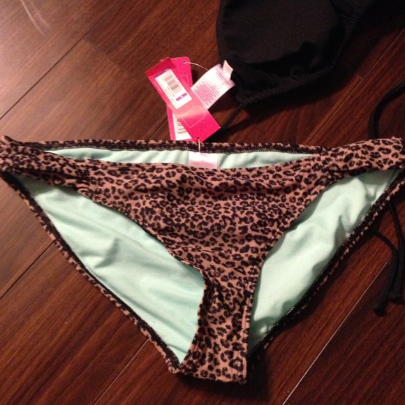 SOLD - Picture 3 of 4