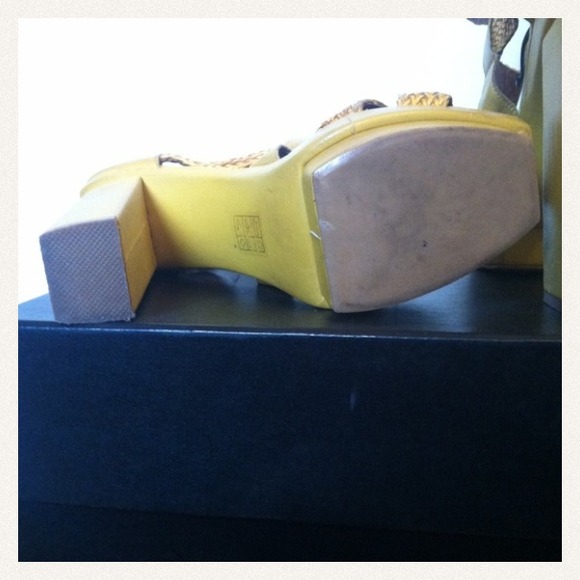 ๐ SOLD๐ Jeffrey Campbell Sandals - Picture 3 of 4