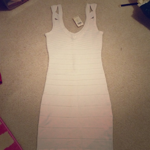 🎈SALE🎈NEW WITH TAGS! Arden b white fitted dress!