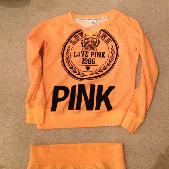 PINK matching sweats and sweater!!