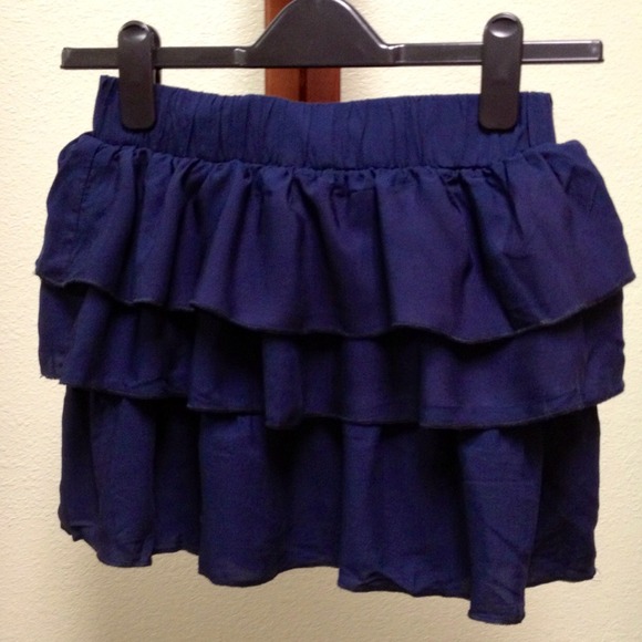Metropark Navy Ruffled Skirt NWOT
