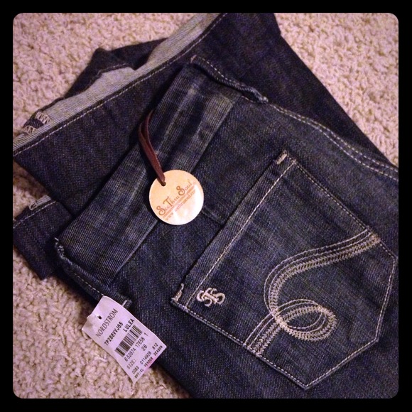 SOLD.NWT See Through Soul denim jeans size 26