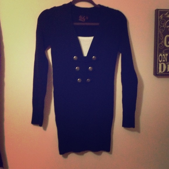 Very cute black sweater/ dress.