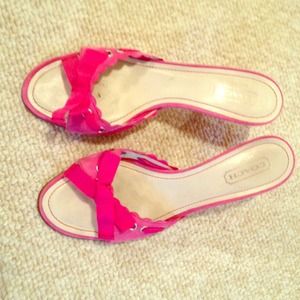 **Reduced**Pink COACH kitten heels