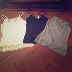 White House black market tank bundle set