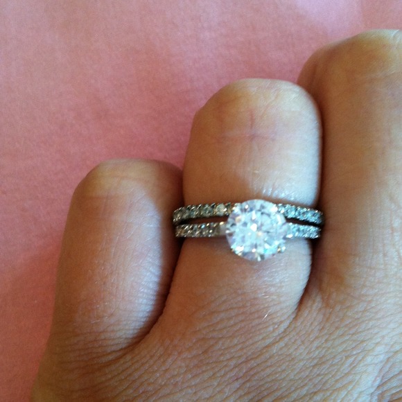Sterling silver and 1 ct cz ring with band