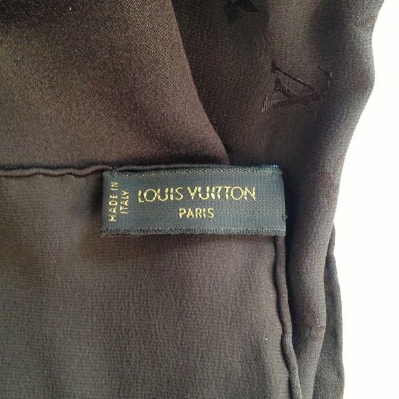 AUTHENTIC Louis Vuitton Monaco Square Scarf - Picture 2 of 4