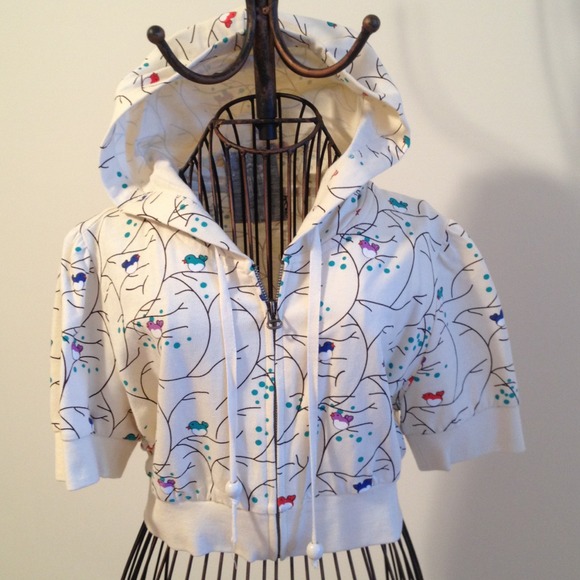 ADOTABLE! cropped short sleeve hoodie