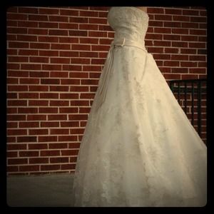Wedding dress size 6 ivory