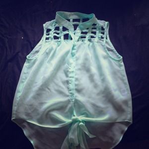 Beautiful mint green top!