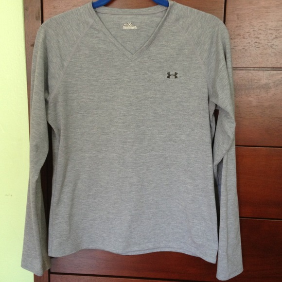 Grey Under Armour long sleeve shirt