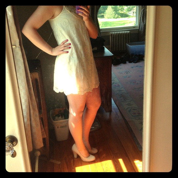 "Pinky" cream lace dress