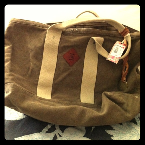 Traded🌞Quicksilver Multi Purpose Bag. 🎒TRADED🎒 - Picture 1 of 3