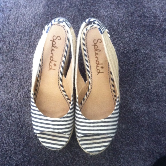 🎈REDUCED!! 🎈Splendid navy and white wedge - Picture 2 of 3