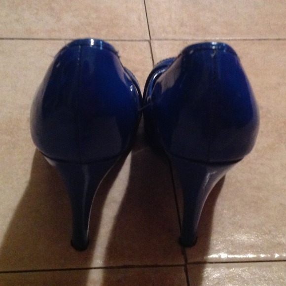 Charlotte Russe Bright Blue Open-Toe Stilletos Sz7 - Picture 3 of 4