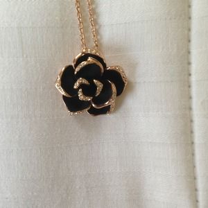 18k Gold Plated Rose Shape Necklace & Chain
