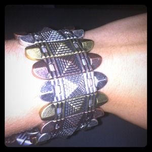 Bracelet.