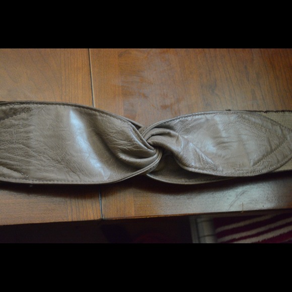 TRADED Cute belt