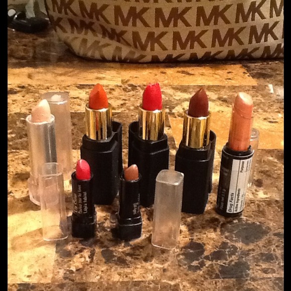 Lipstick bundle!!