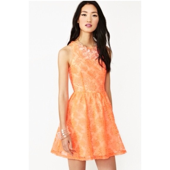 PINK NOT ORANGE look nastygal dress