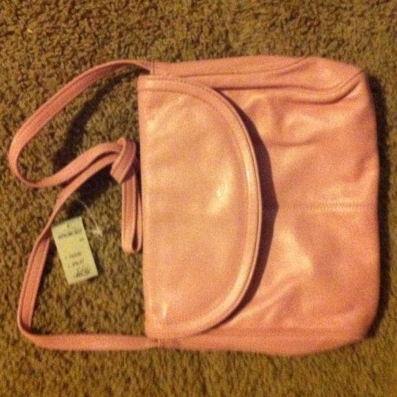 Handbags - ✨Cute Brand New pink purse...💖