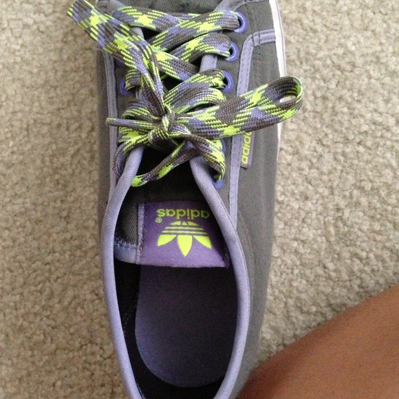 Adidas shoes with neon laces! - Picture 3 of 3
