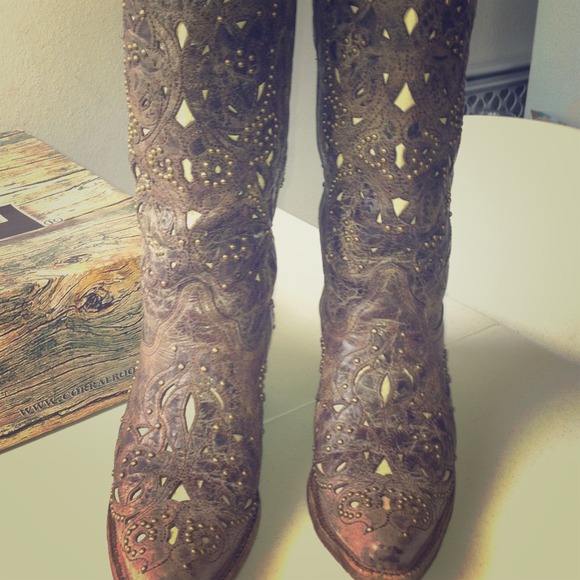 ✨Sold to @jenncall69✨ Corral cowgirl boots