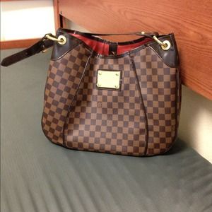 ❤SOLD❤ LV Purse!