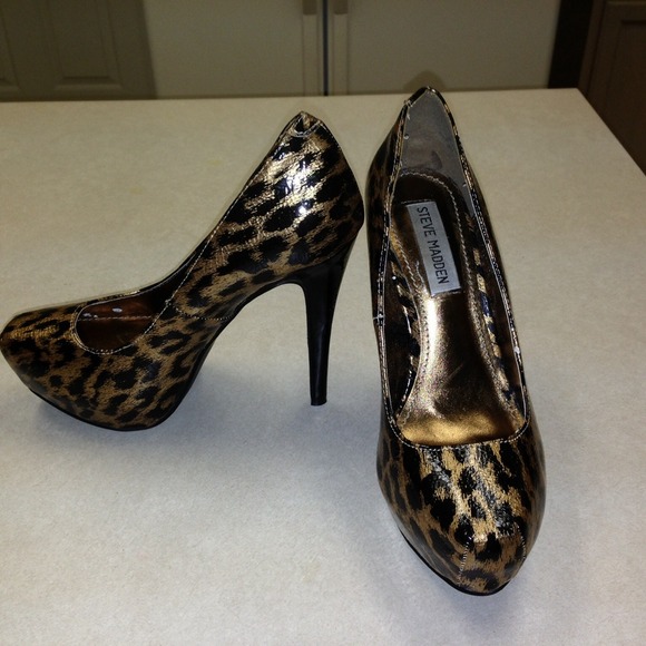 ✅REDUCED✅STEVE MADDEN HEELS 👠