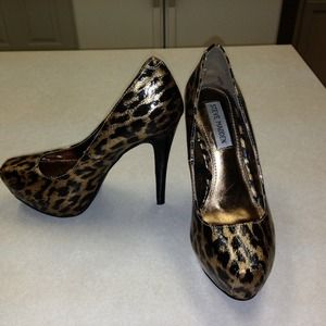 ✅REDUCED✅STEVE MADDEN HEELS 👠