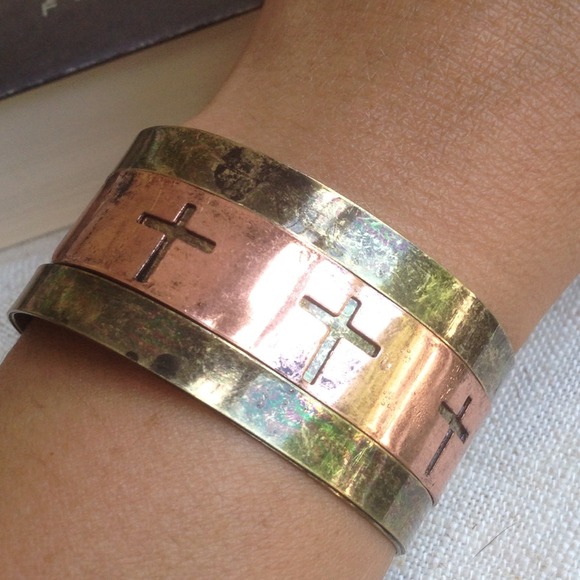 BUNDLEBurnished Gold & Rose Gold Cutout Cross Cuff