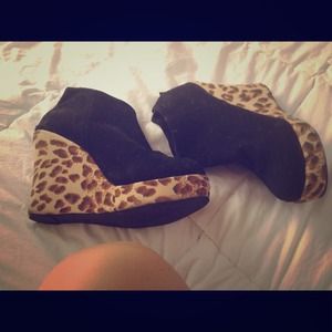 Platform cheetah print shoes