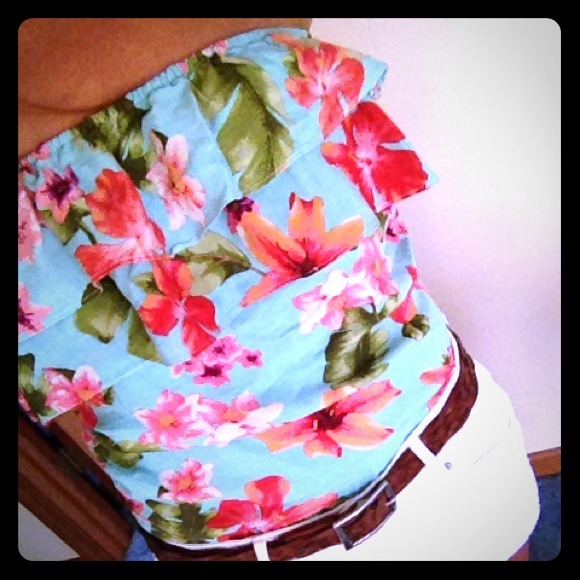 BUNDLE; floral strapless and striped tank 🌷🎀