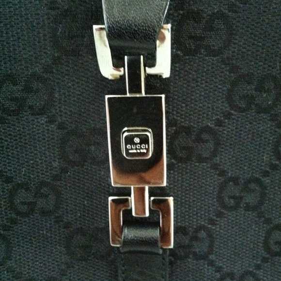 Keeping for now Authentic Gucci bag - Picture 2 of 4