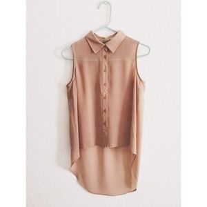 Sleeveless collared high-low button up