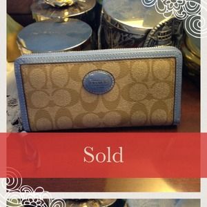 BUNDLED-REDUCED-Peyton Zip-Around Coach 💐