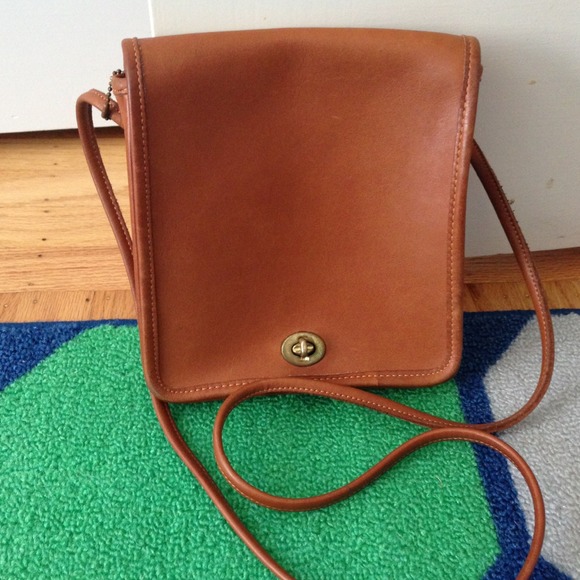 🌷Authentic Coach cross body purse🌷