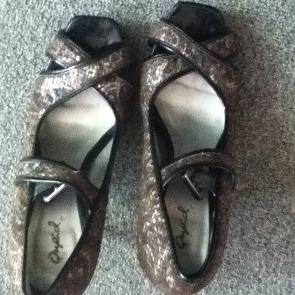 Brown snake skin high heels.