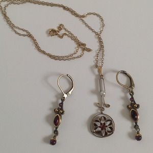 Antique Ruby & Pearl necklace w/Garnet earrings.