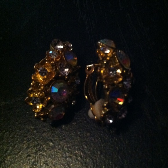 Earrings - Picture 1 of 1