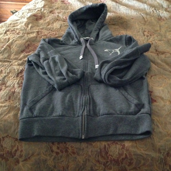 VS hoodie! wore a few times.in great condition!