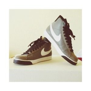 💥REDUCED💥 Nike NYX Blazer s5.5 w/ box
