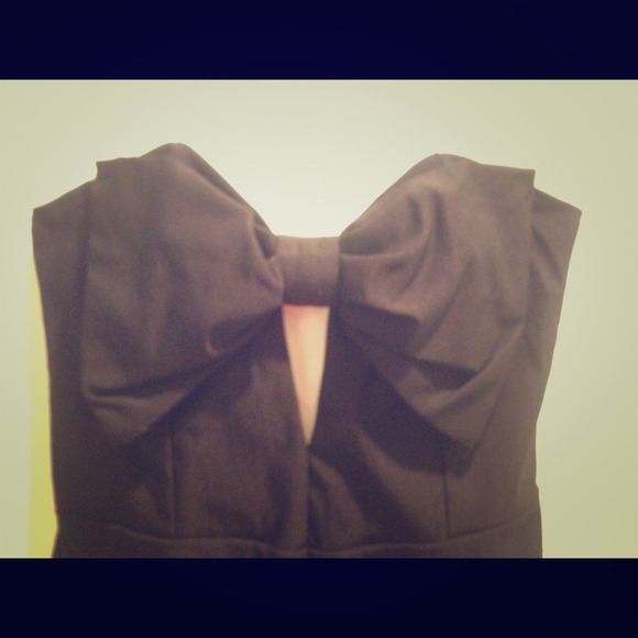 Bow-front peek-a-boo LBD
