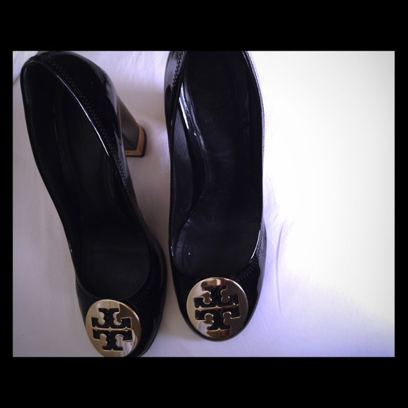 Tory Burch Black Pumps